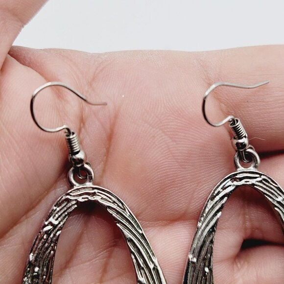 Teardrop Shaped Earrings Drop Dangle Silver Tone Textured Bumpy Modern Timeless - Picture 4 of 5
